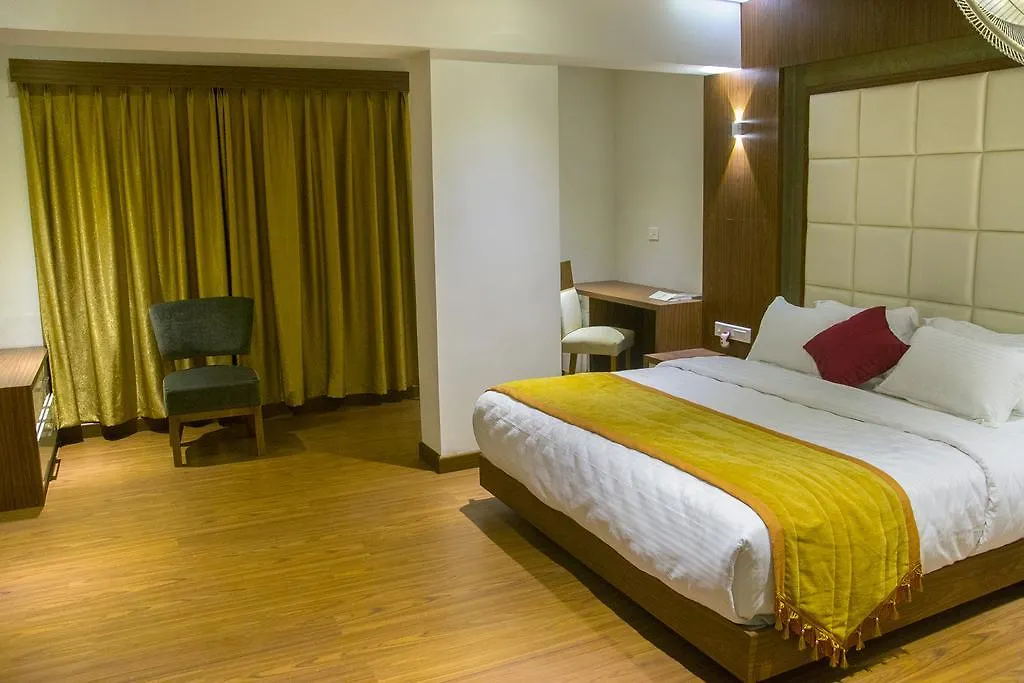 ***  Emarald Hotel Calicut India